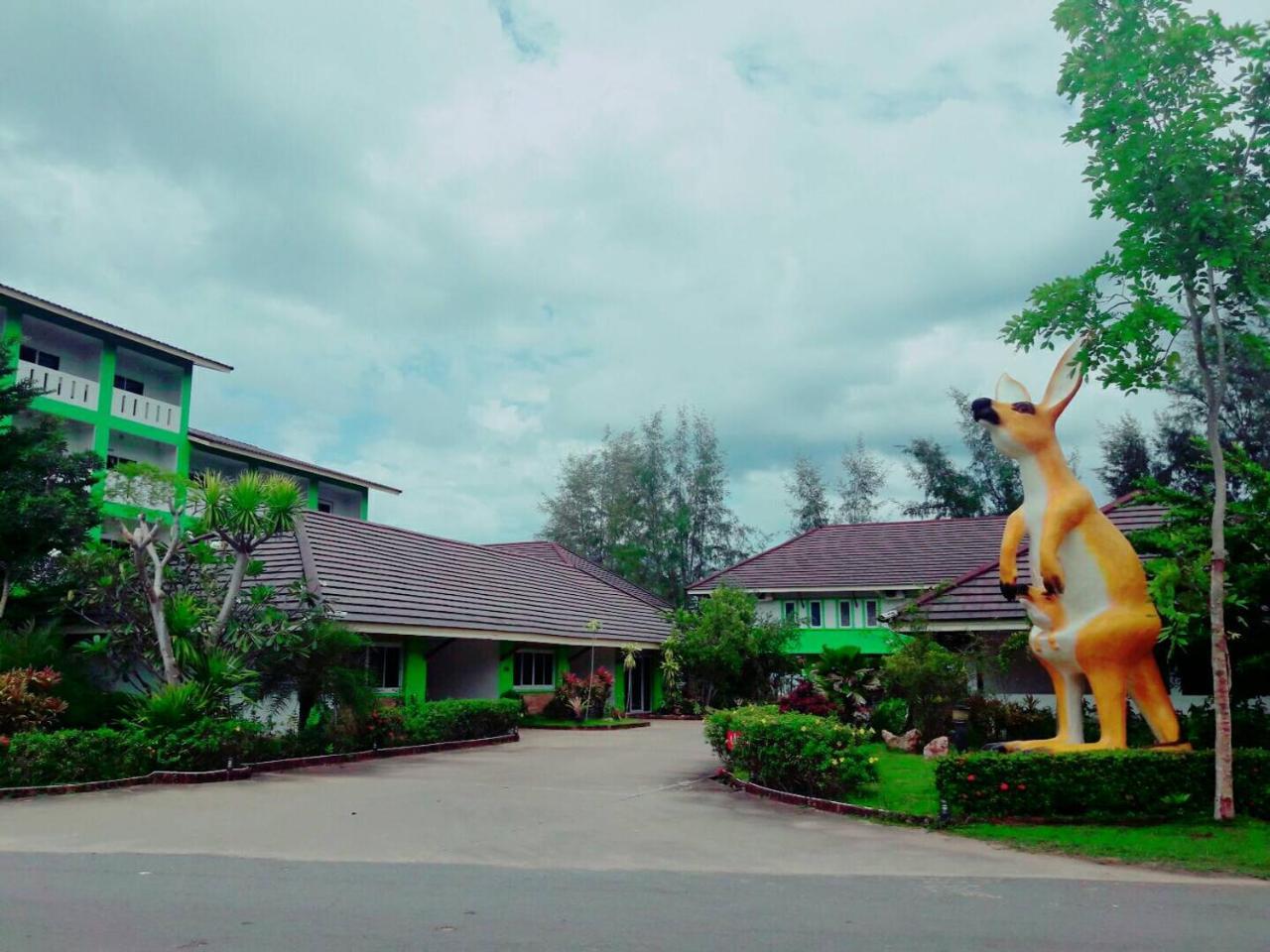 Had Lamae Resort Ban Pak Nam Lamae Exterior photo