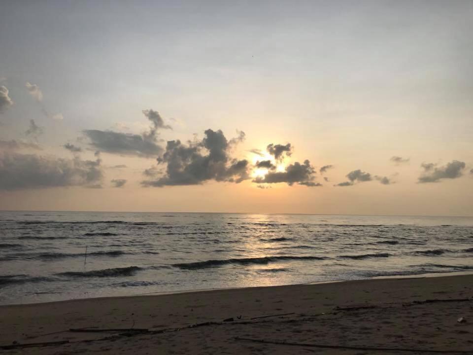 Had Lamae Resort Ban Pak Nam Lamae Exterior photo
